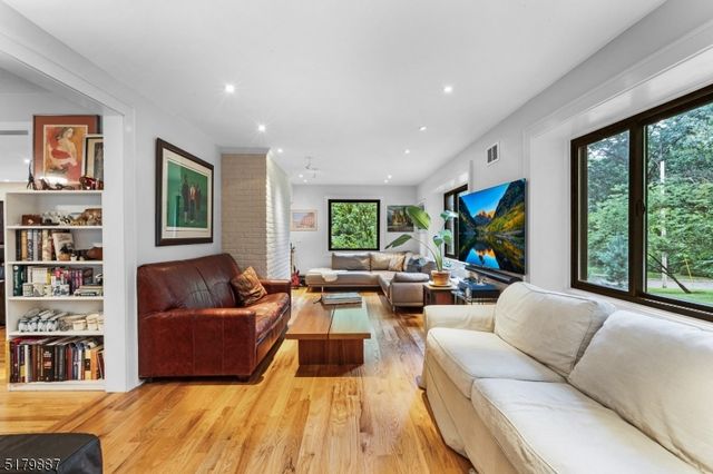 22 Arrowhead Rd, Morris Twp., NJ 07960