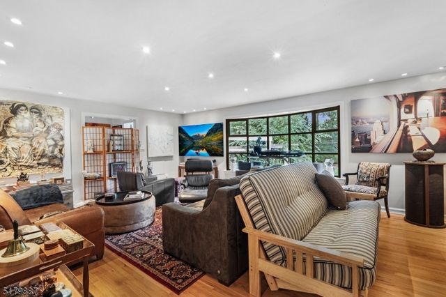 22 Arrowhead Rd, Morris Twp., NJ 07960