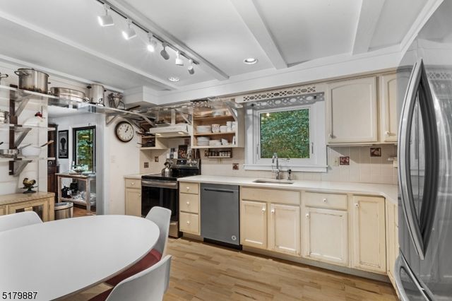 22 Arrowhead Rd, Morris Twp., NJ 07960