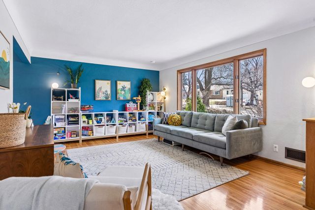 1210 Ottawa Avenue, West Saint Paul, MN 55118