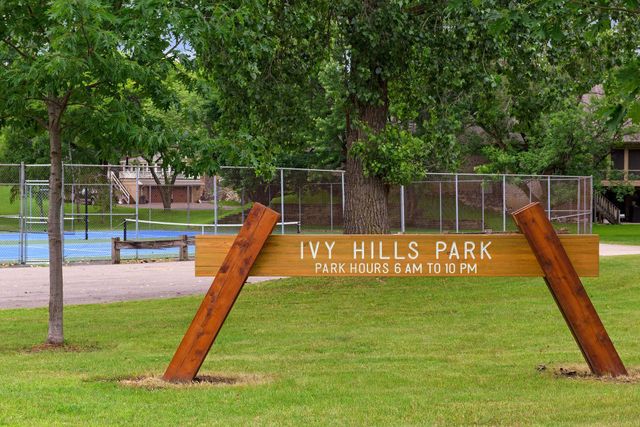 1210 Ottawa Avenue, West Saint Paul, MN 55118