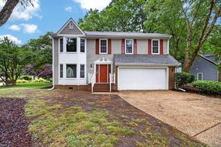 824 Lancaster LN, Newport News, VA 23602