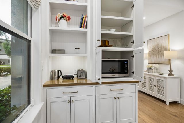 2031 Sheridan Street A, Houston, TX 77030