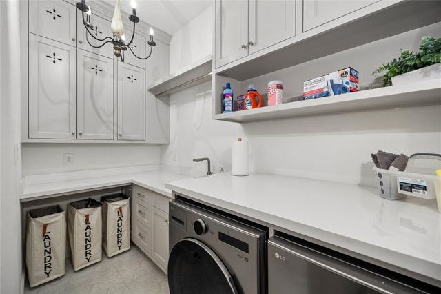 2031 Sheridan Street A, Houston, TX 77030