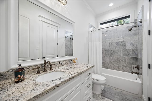 2031 Sheridan Street A, Houston, TX 77030