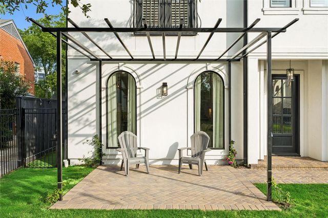 2031 Sheridan Street A, Houston, TX 77030