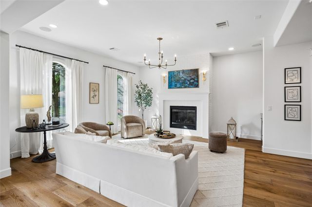 2031 Sheridan Street A, Houston, TX 77030