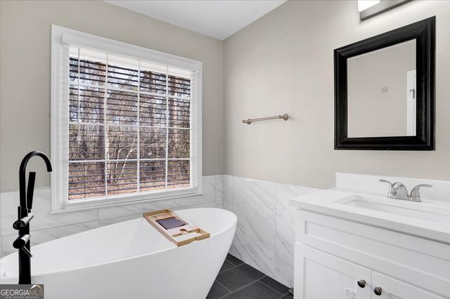 752 Stone Breeze Lane, Stone Mountain, GA 30087