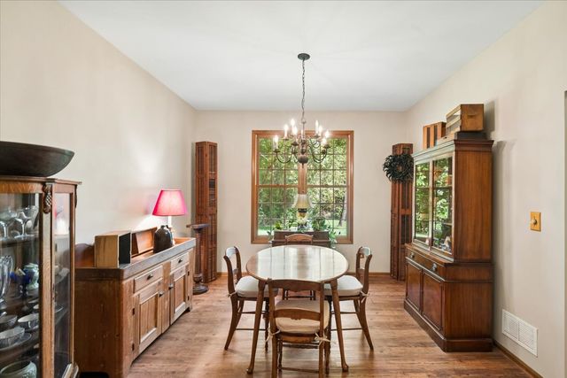 300 White Tail Lane, Ingleside, IL 60041