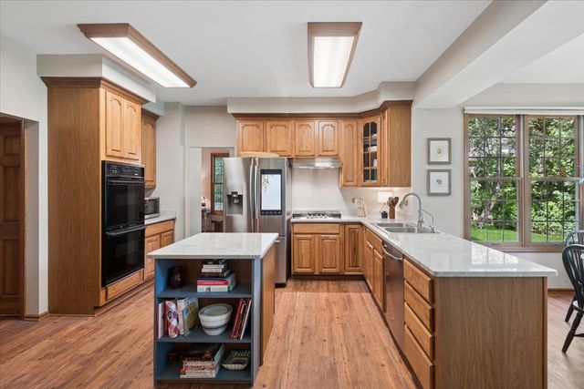 300 White Tail Lane, Ingleside, IL 60041