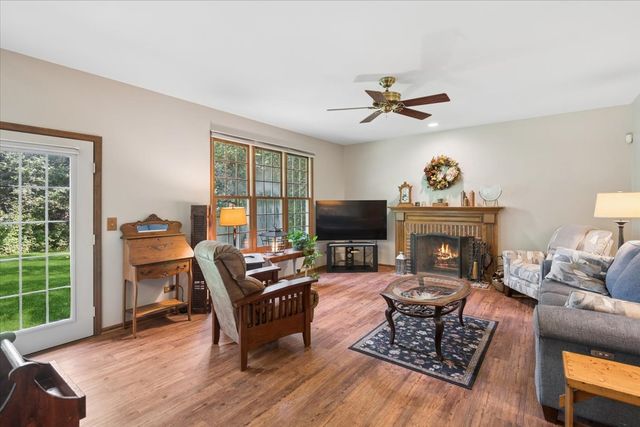 300 White Tail Lane, Ingleside, IL 60041