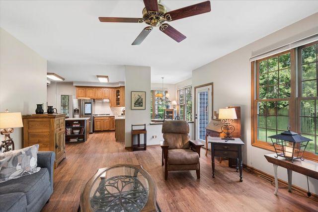 300 White Tail Lane, Ingleside, IL 60041