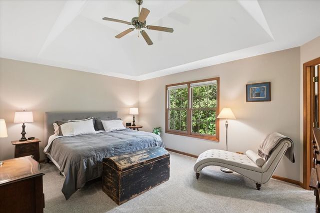 300 White Tail Lane, Ingleside, IL 60041