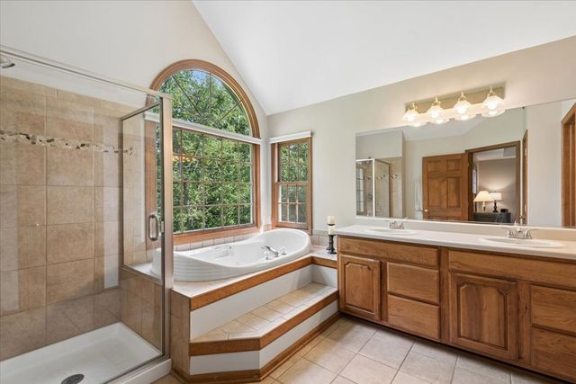 300 White Tail Lane, Ingleside, IL 60041