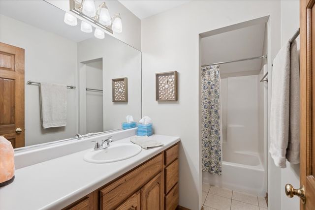 300 White Tail Lane, Ingleside, IL 60041