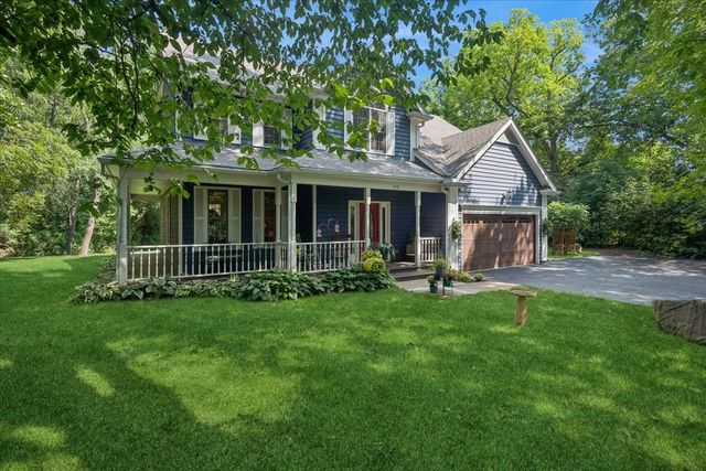 300 White Tail Lane, Ingleside, IL 60041