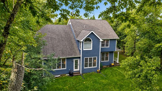 300 White Tail Lane, Ingleside, IL 60041