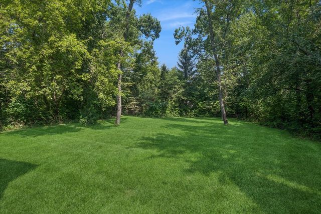 300 White Tail Lane, Ingleside, IL 60041