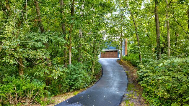 300 White Tail Lane, Ingleside, IL 60041