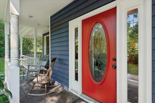 300 White Tail Lane, Ingleside, IL 60041