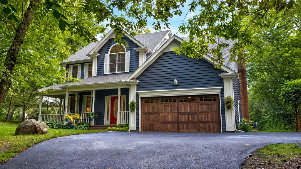 300 White Tail Lane, Ingleside, IL 60041