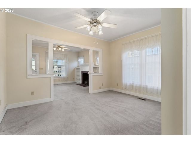 778 E LINCOLN St, Woodburn, OR 97071