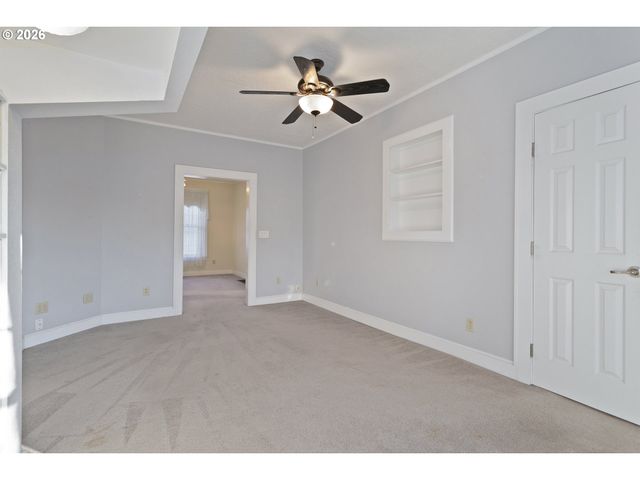 778 E LINCOLN St, Woodburn, OR 97071