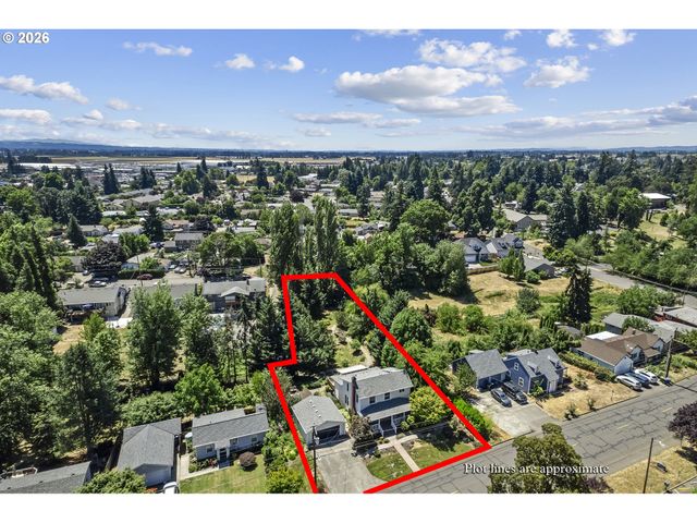 778 E LINCOLN St, Woodburn, OR 97071