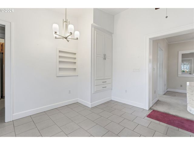 778 E LINCOLN St, Woodburn, OR 97071