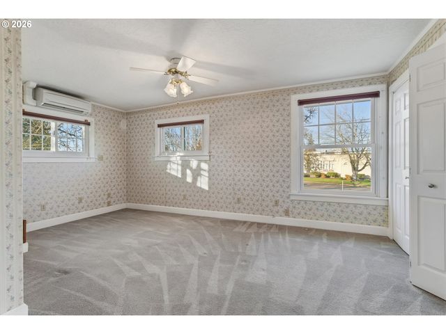 778 E LINCOLN St, Woodburn, OR 97071