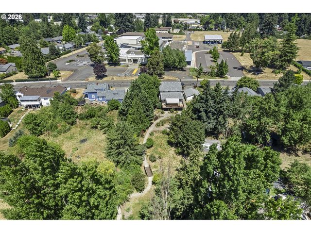 778 E LINCOLN St, Woodburn, OR 97071