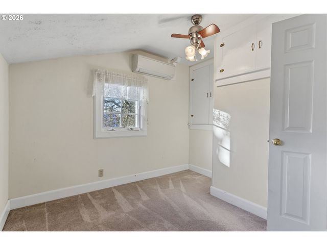 778 E LINCOLN St, Woodburn, OR 97071