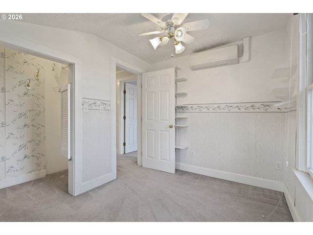 778 E LINCOLN St, Woodburn, OR 97071