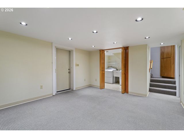 778 E LINCOLN St, Woodburn, OR 97071