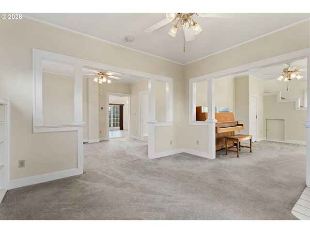 778 E LINCOLN St, Woodburn, OR 97071