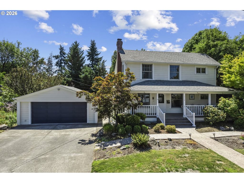 778 E LINCOLN St, Woodburn, OR 97071