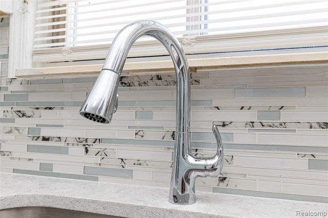 20048 Fleming Street, Detroit, MI 48234