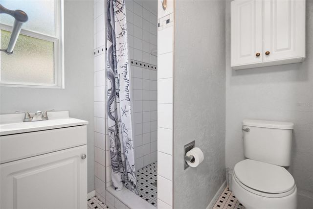 5555 13TH STREET N, St Petersburg, FL 33703