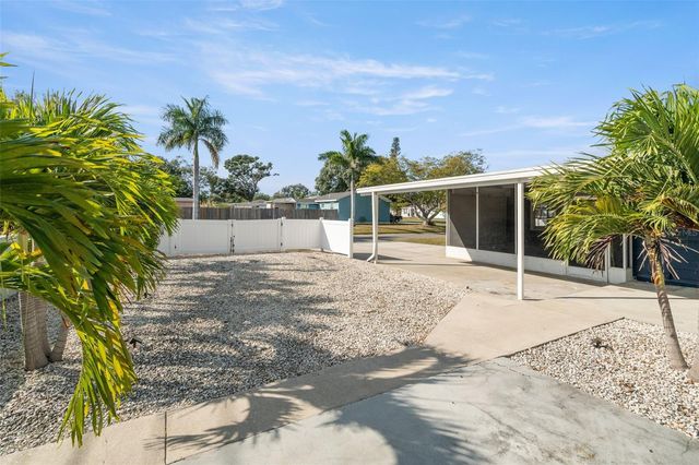 5555 13TH STREET N, St Petersburg, FL 33703