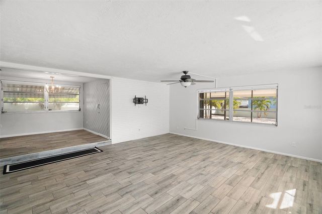 5555 13TH STREET N, St Petersburg, FL 33703