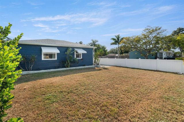5555 13TH STREET N, St Petersburg, FL 33703