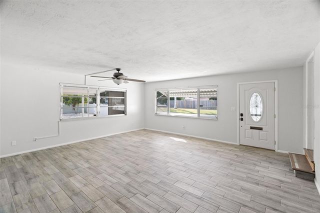 5555 13TH STREET N, St Petersburg, FL 33703