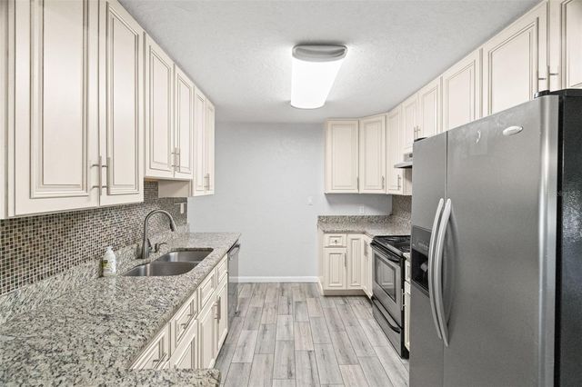 5555 13TH STREET N, St Petersburg, FL 33703