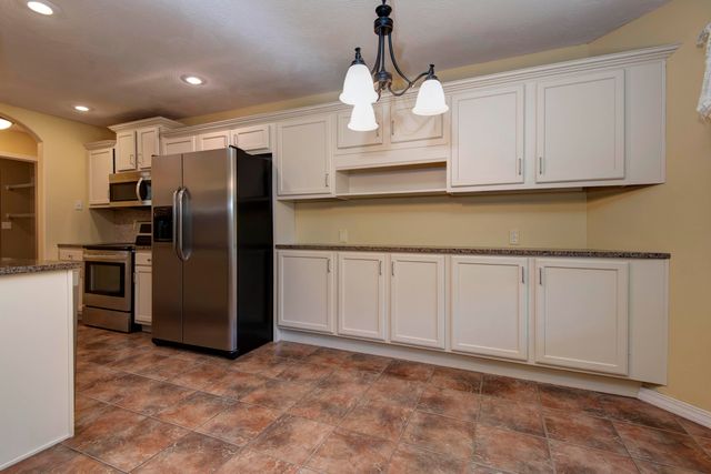 5306 N 12th Avenue, Ozark, MO 65721