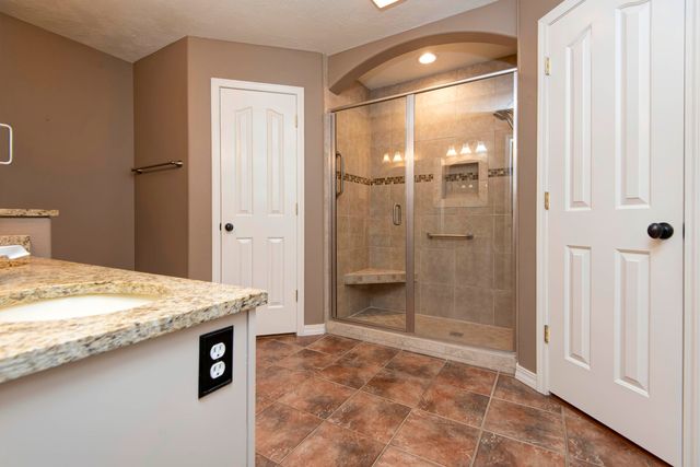 5306 N 12th Avenue, Ozark, MO 65721