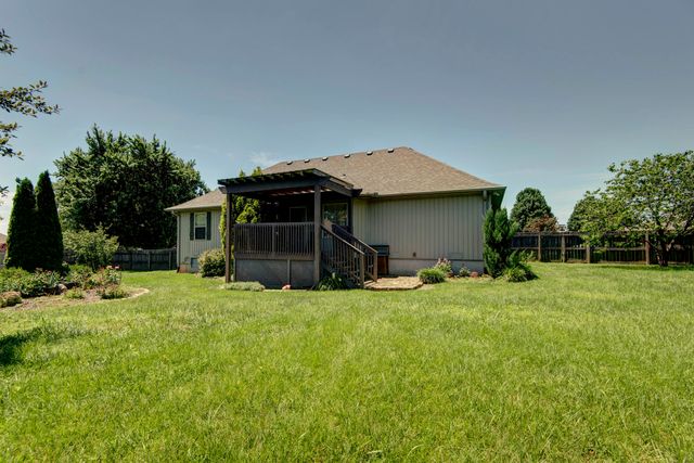 5306 N 12th Avenue, Ozark, MO 65721