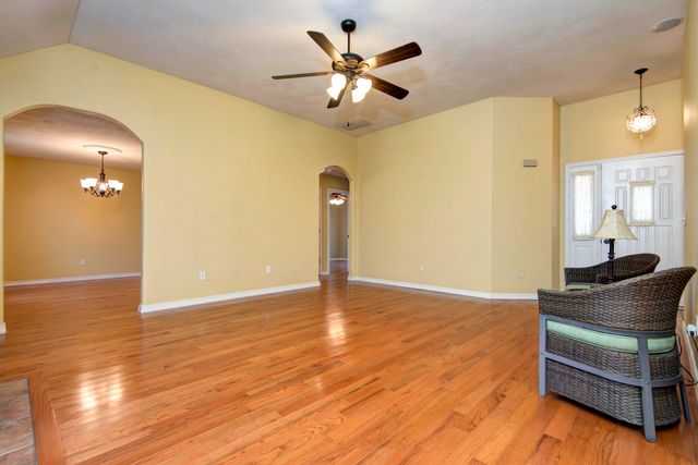 5306 N 12th Avenue, Ozark, MO 65721