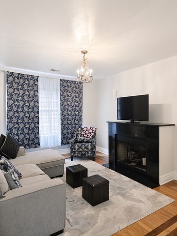48 N Menard Avenue 3A, Chicago, IL 60644
