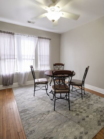 48 N Menard Avenue 3A, Chicago, IL 60644