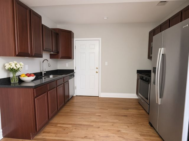 48 N Menard Avenue 3A, Chicago, IL 60644
